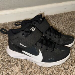 Nike Force Trout 7 Turf baseball shoes Youth Size 3.5